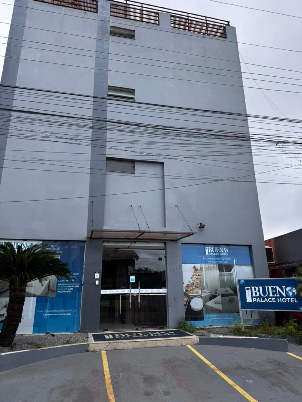 Fachada do Bueno Palace Hotel na Av. Mendonça Furtado, Macapá